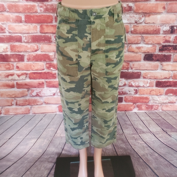Free People Camo Crop Pants Size 27 NWT - Picture 2 of 3